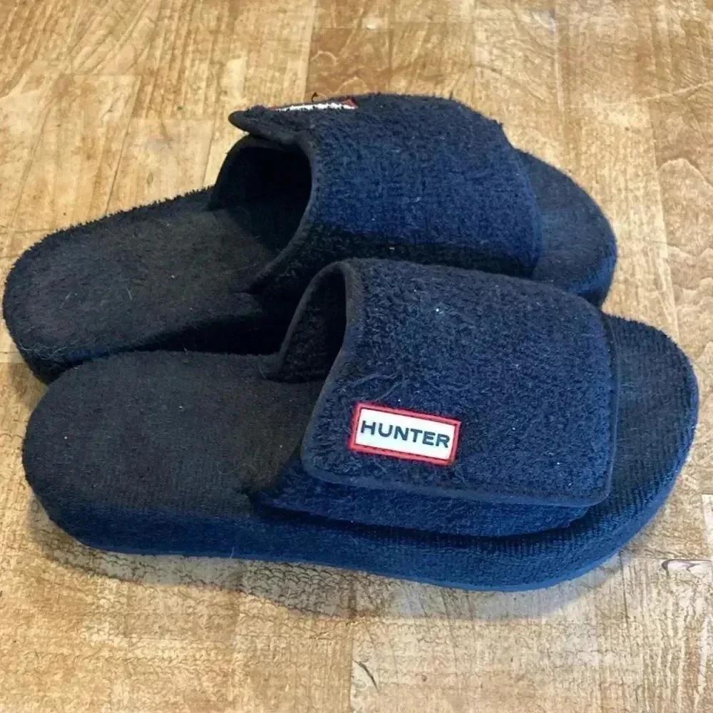 Hunter Black Fuzzy Slides